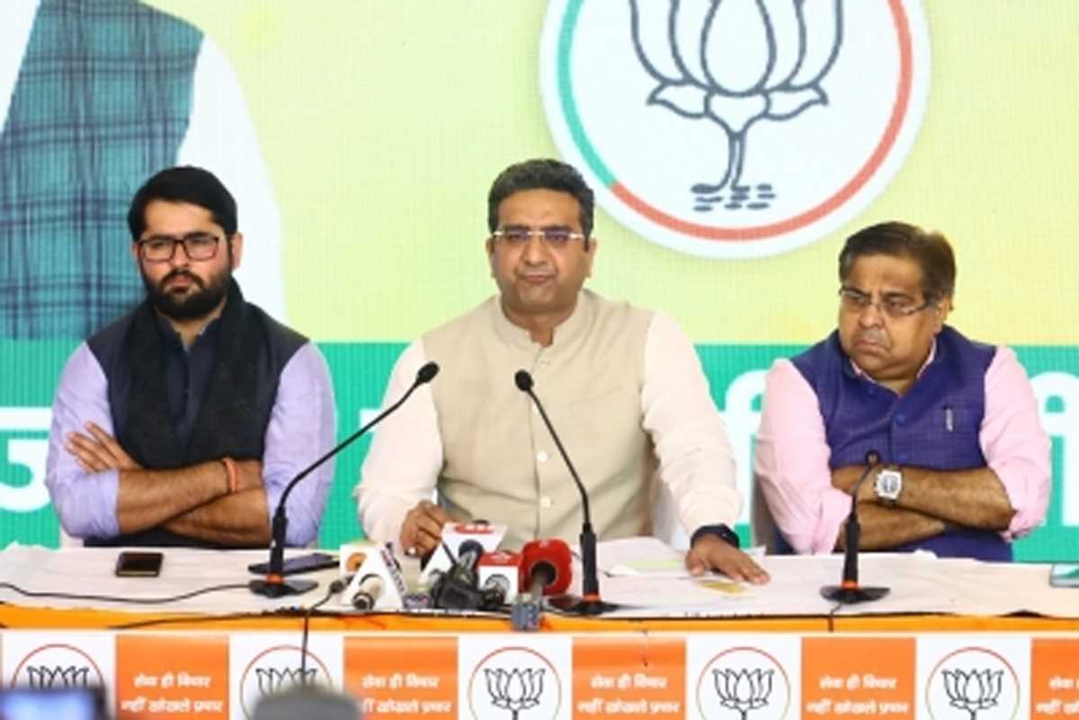 सत्येंद्र जैन कैदी होने के बावजूद 4-4 लोगों के साथ क्या कर रहे थे, केजरीवाल जवाब दें : गौरव भाटिया